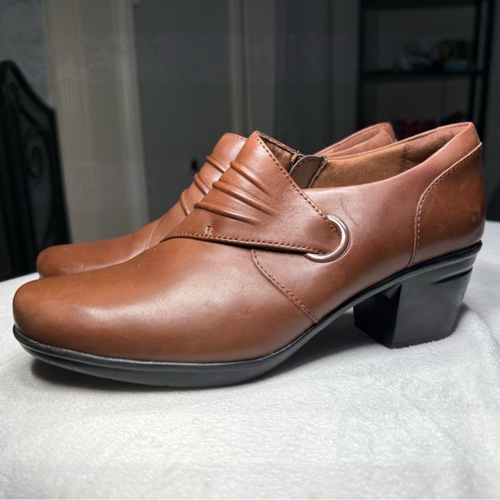 Clarks Women's Emslie Willa‎ Brown Leather Zip Booties